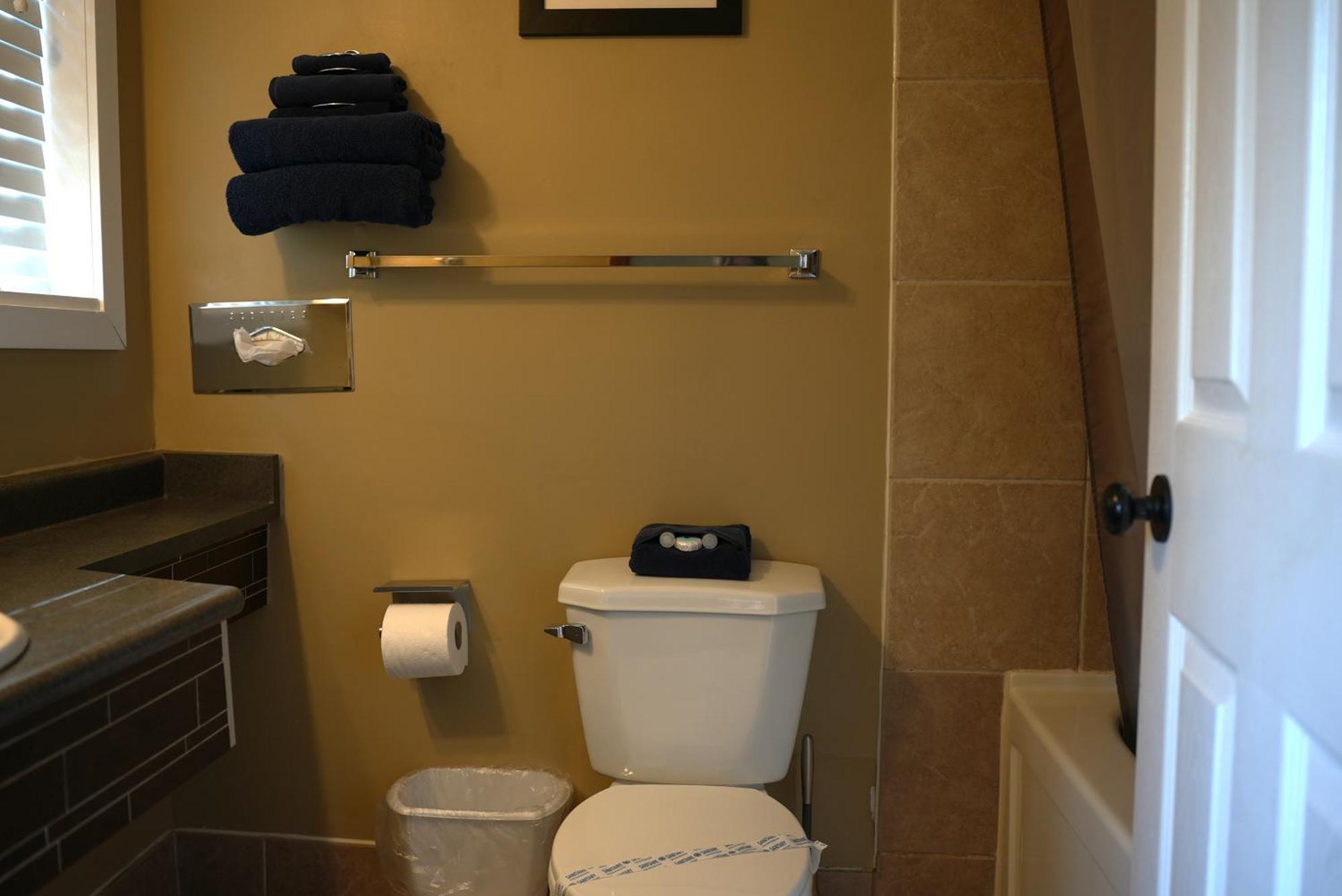 Malahat Bungalows Motel Екстер'єр фото