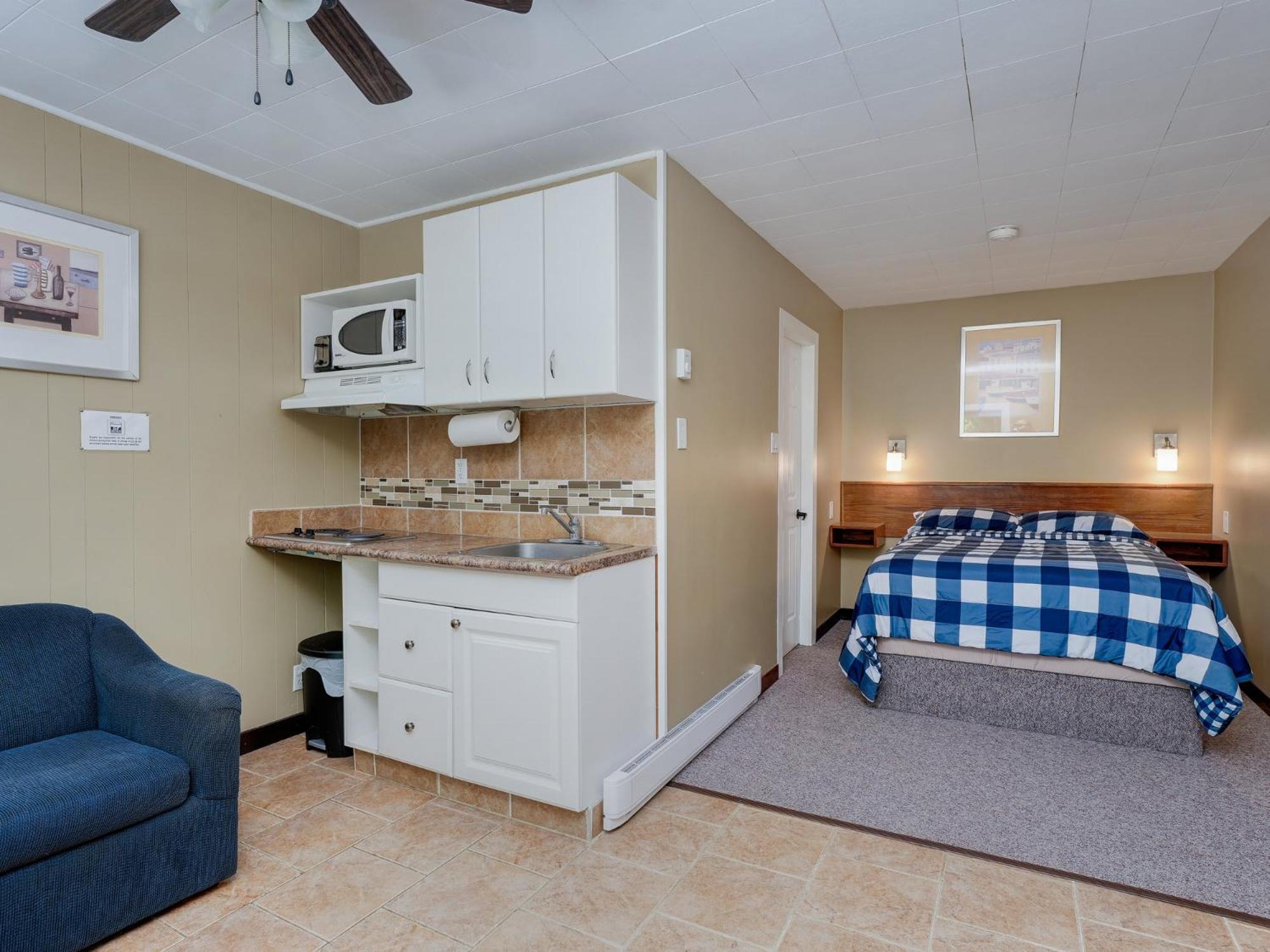 Malahat Bungalows Motel Екстер'єр фото
