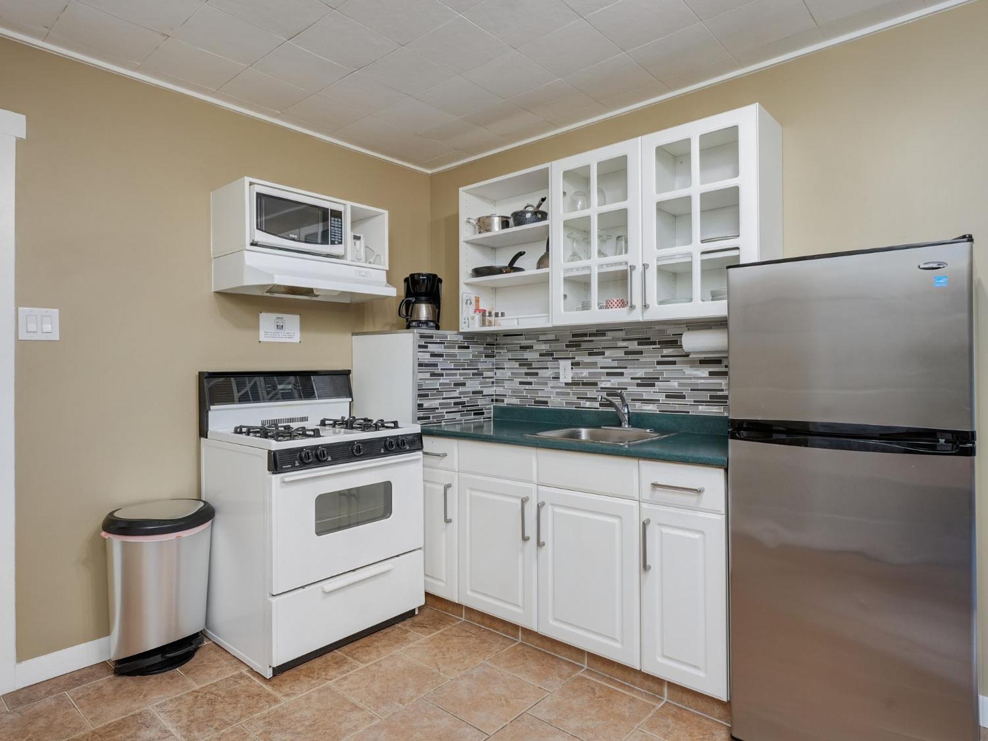 Malahat Bungalows Motel Екстер'єр фото
